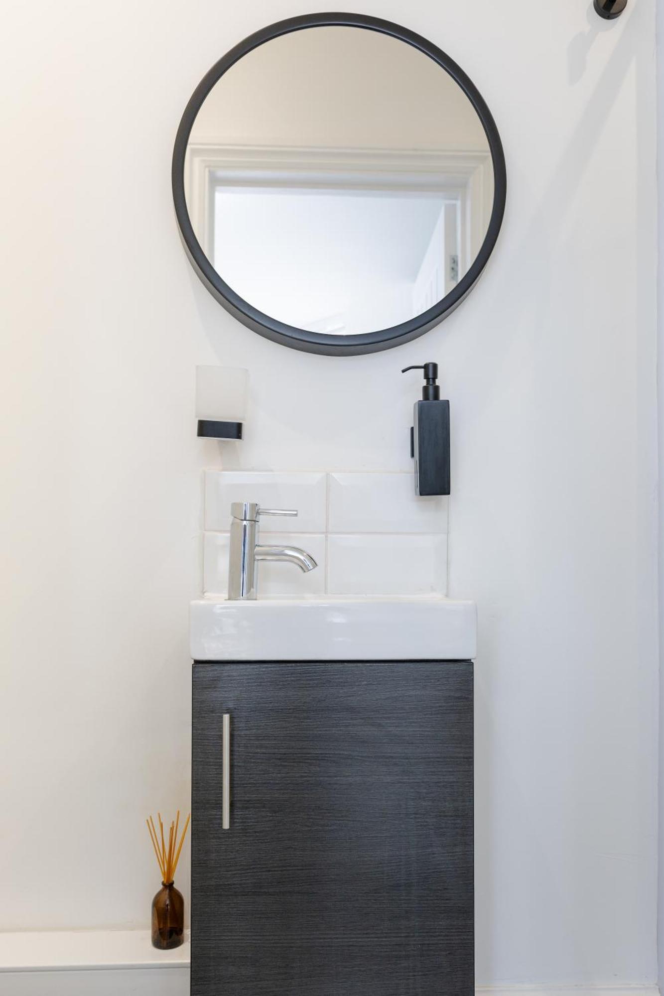 Bay City Studio Apartments Cardiff Esterno foto