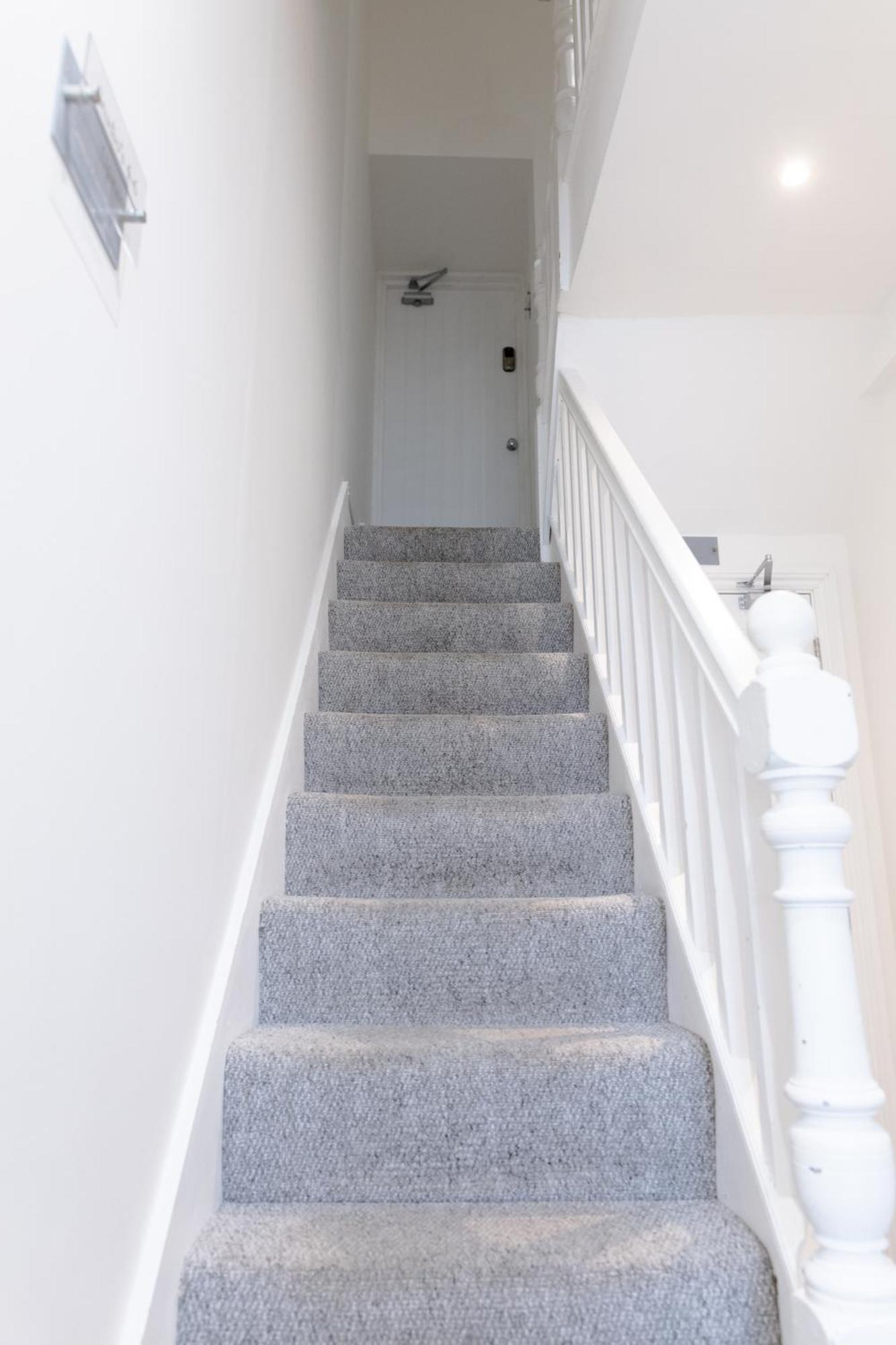 Bay City Studio Apartments Cardiff Esterno foto
