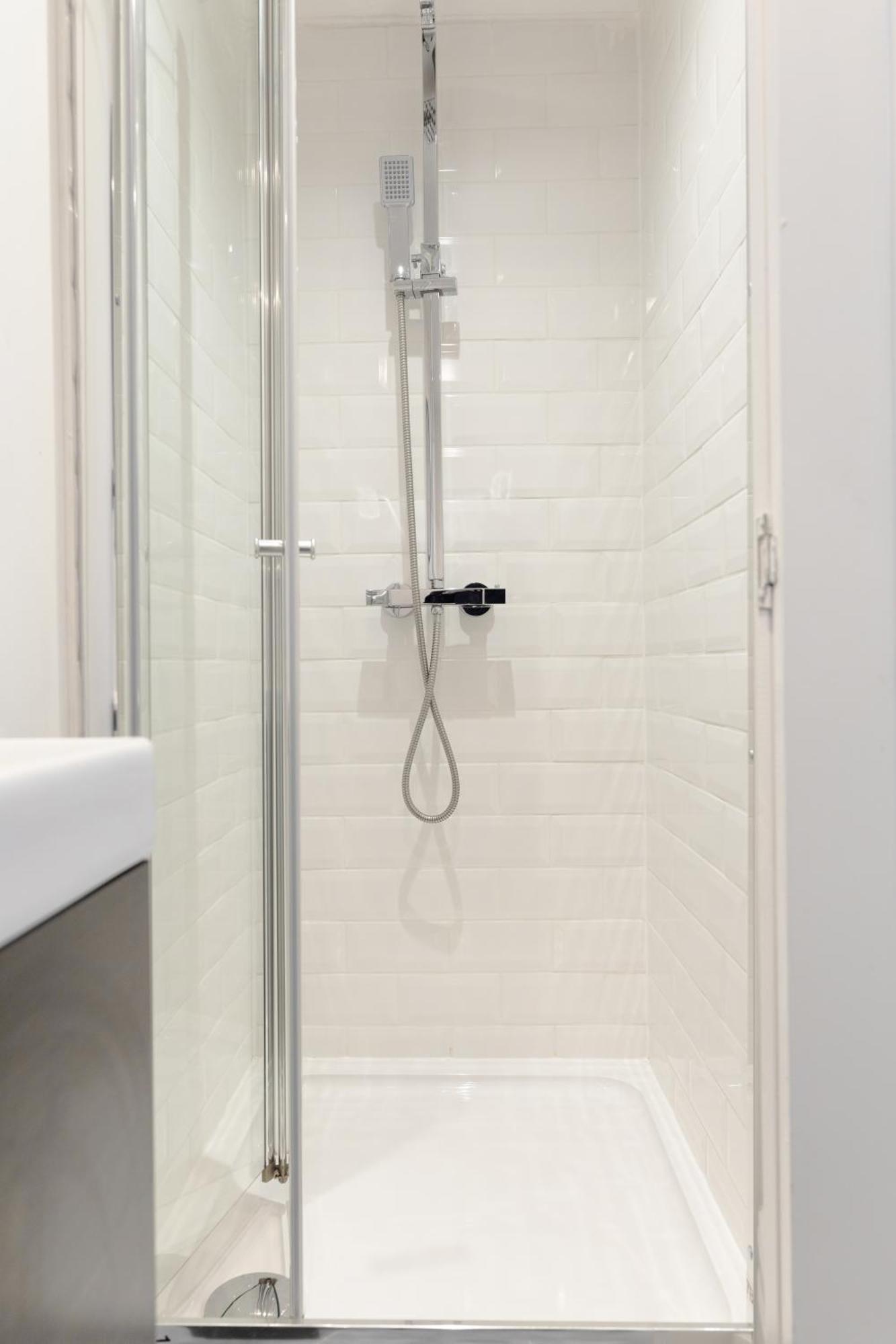 Bay City Studio Apartments Cardiff Esterno foto