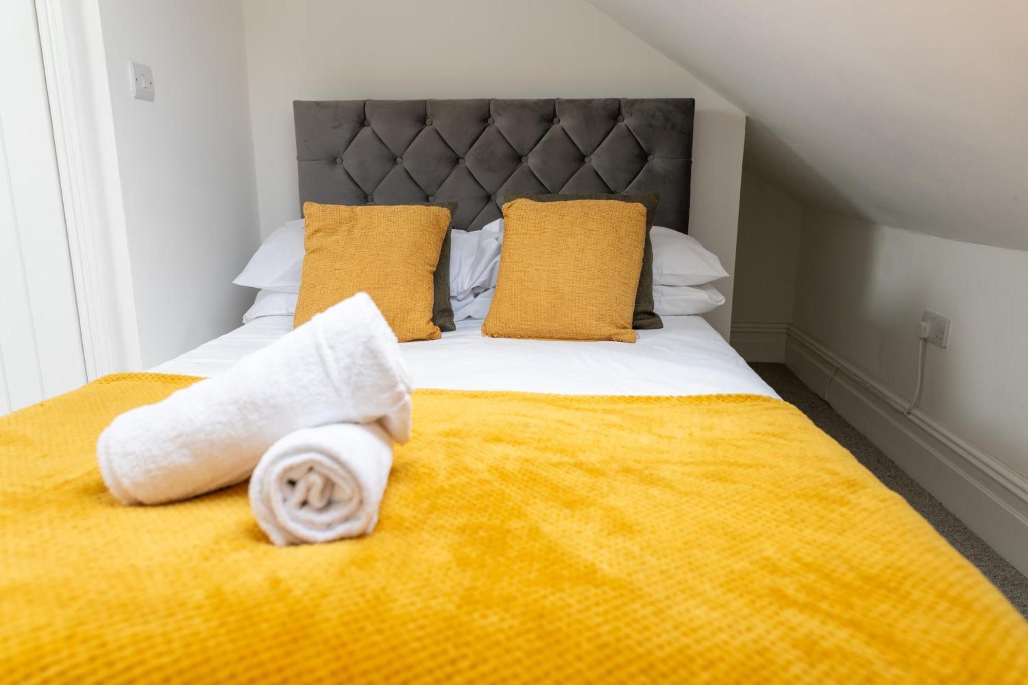 Bay City Studio Apartments Cardiff Esterno foto