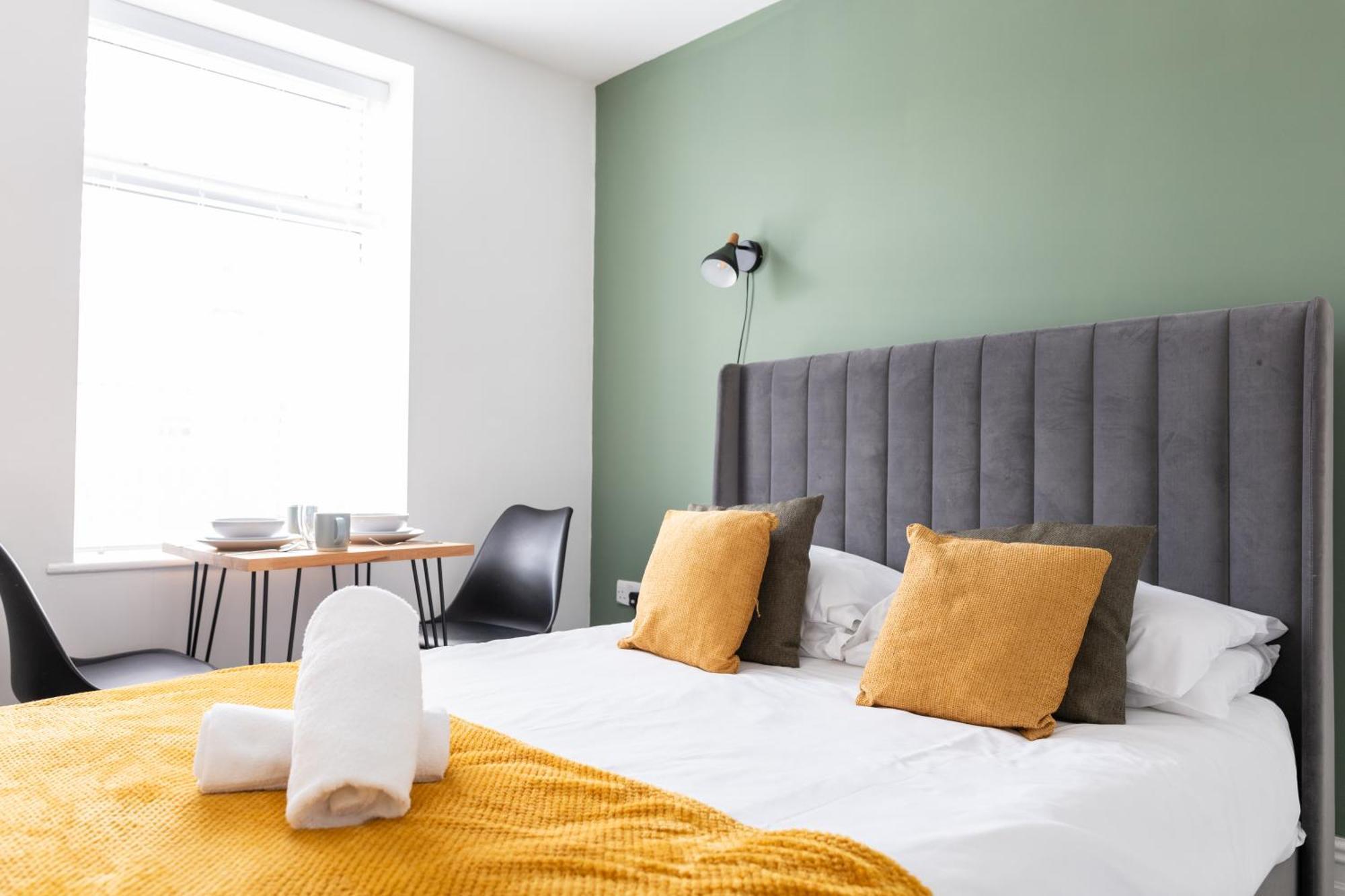 Bay City Studio Apartments Cardiff Esterno foto