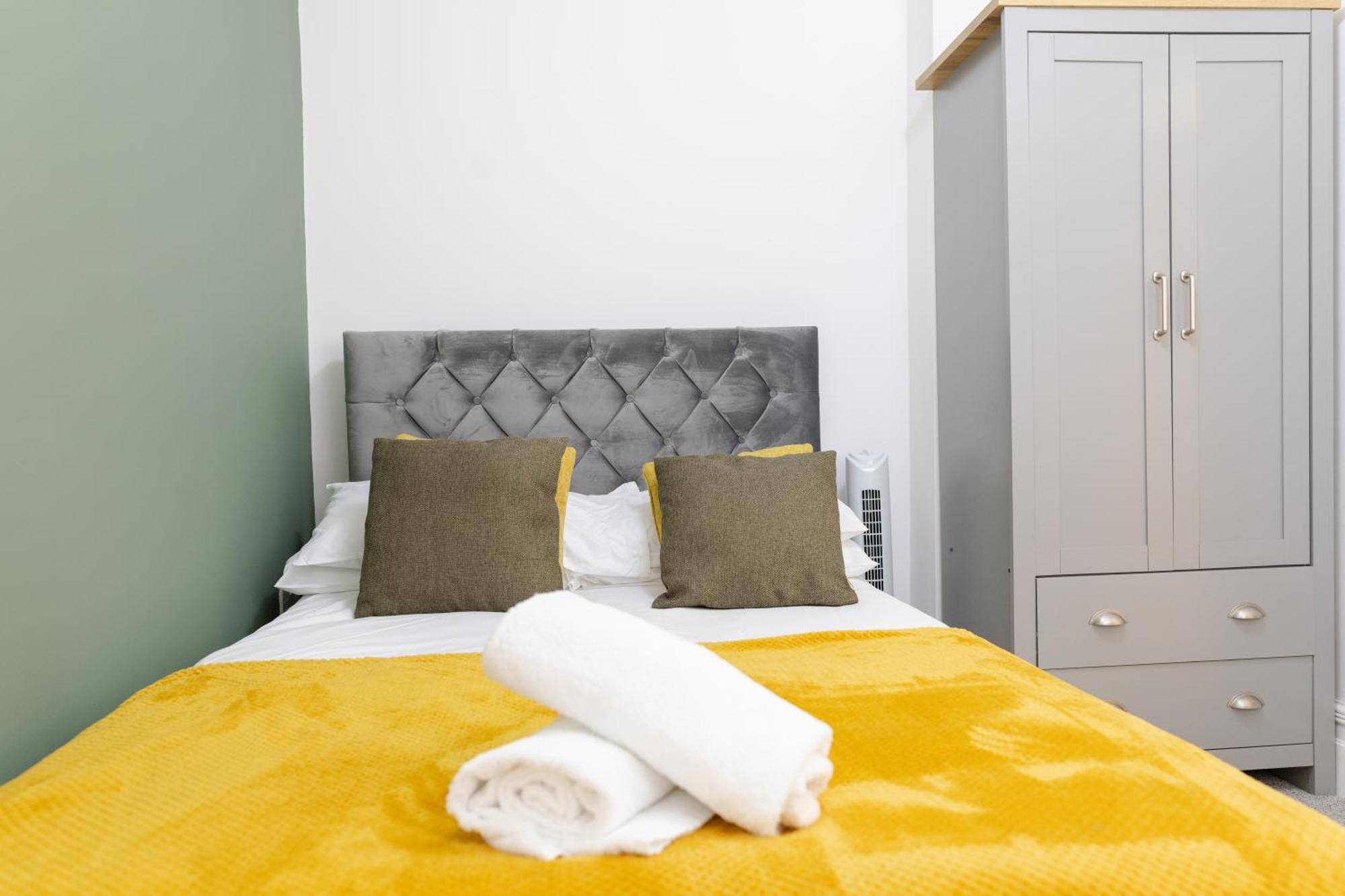 Bay City Studio Apartments Cardiff Esterno foto