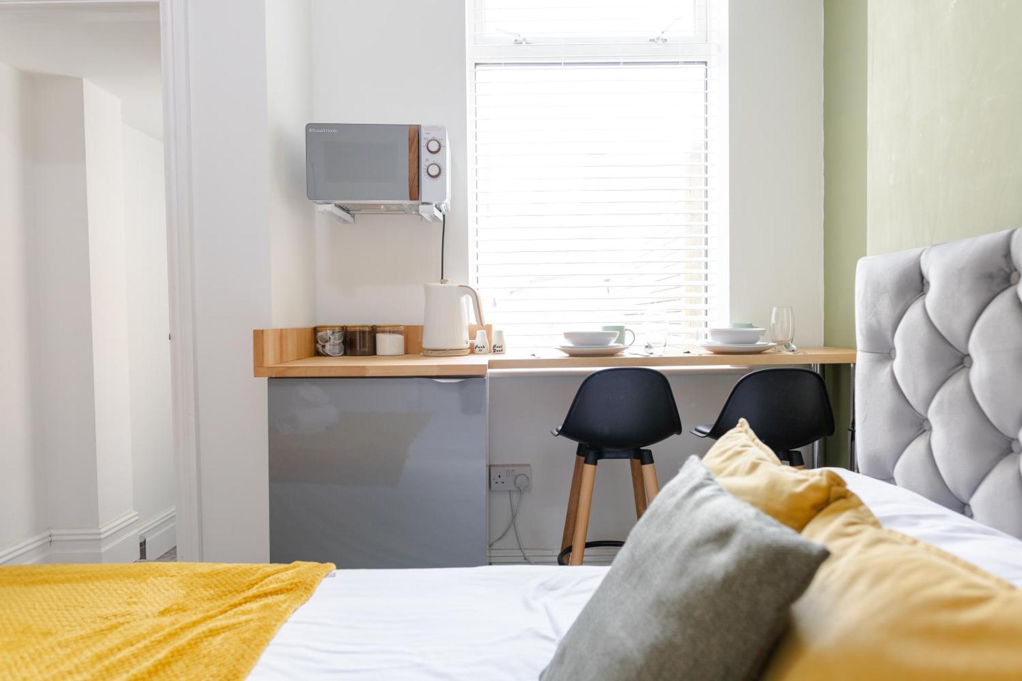 Bay City Studio Apartments Cardiff Esterno foto